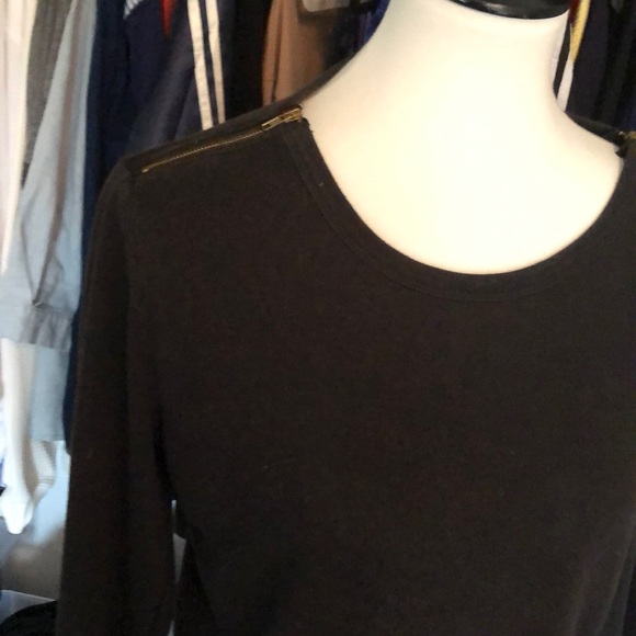 Super Cute Long Zipper Sleeve Simple Black Top - Picture 2 of 7